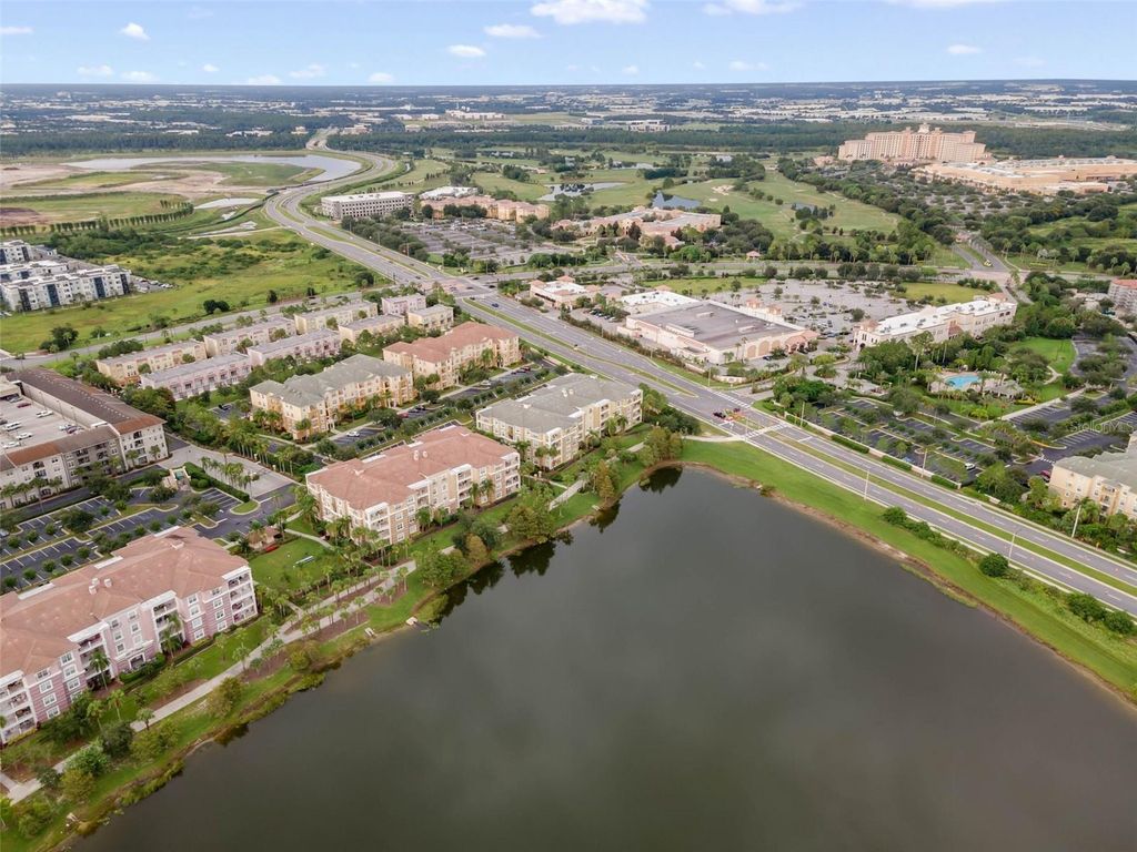 Image 45 of property listing at 4862 CAYVIEW AVENUE 403, Orlando, FL 32819