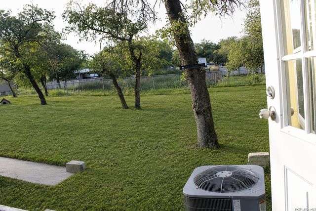 23043 Hilltop Peaks, Elmendorf, TX 78112