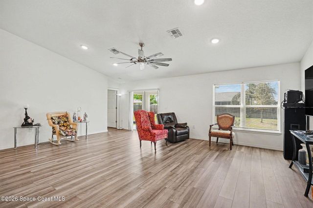 808 Grandeur Street SE, Palm Bay, FL 32909