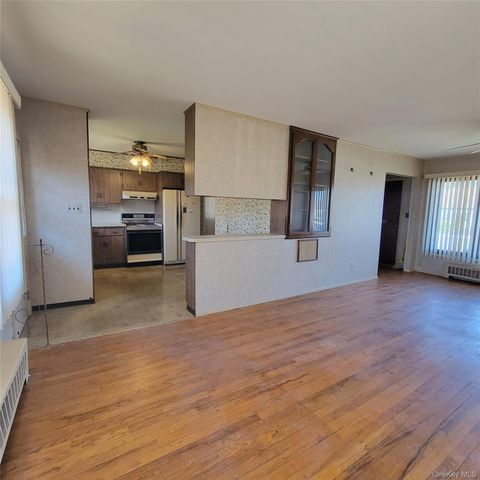 3030 N Jerusalem Road, Wantagh, NY 11793