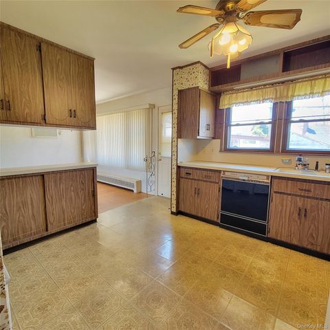 3030 N Jerusalem Road, Wantagh, NY 11793
