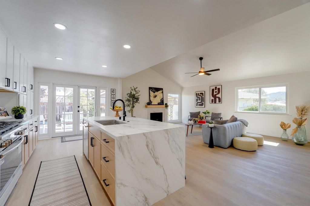 12201 Casero Place, San Diego, CA 92128