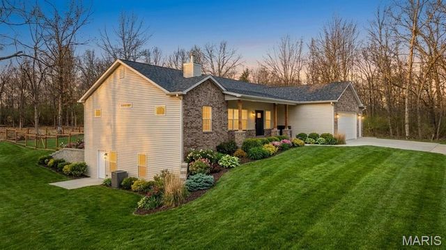619 North Ethlyn Road, Winfield, MO 63389