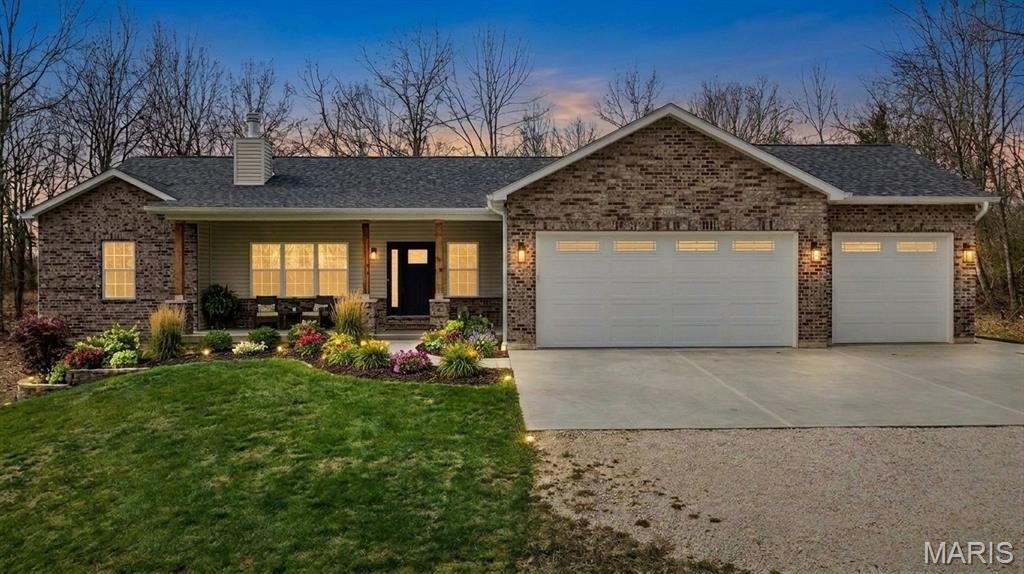 619 North Ethlyn Road, Winfield, MO 63389