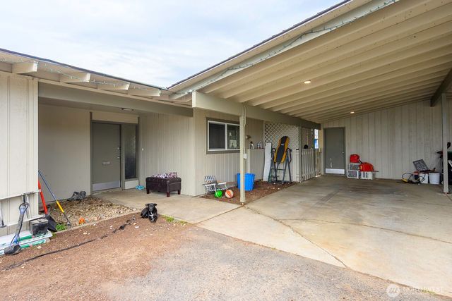 206 208 Beale Avenue, Moses Lake, WA 98837