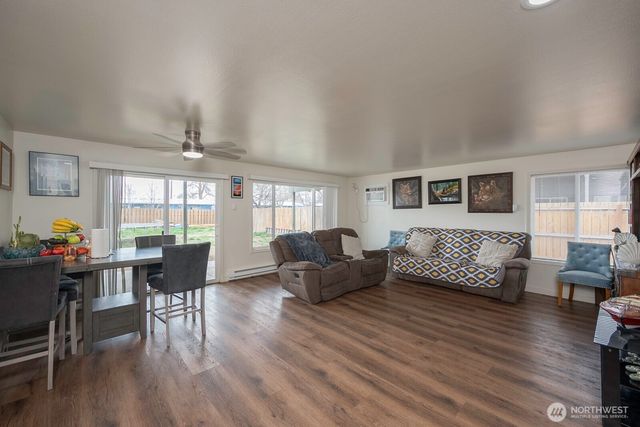 206 208 Beale Avenue, Moses Lake, WA 98837