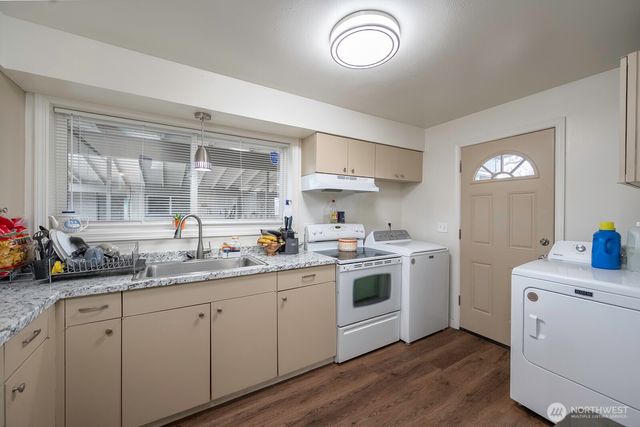 206 208 Beale Avenue, Moses Lake, WA 98837