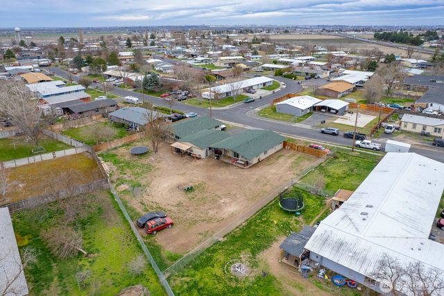 206 208 Beale Avenue, Moses Lake, WA 98837