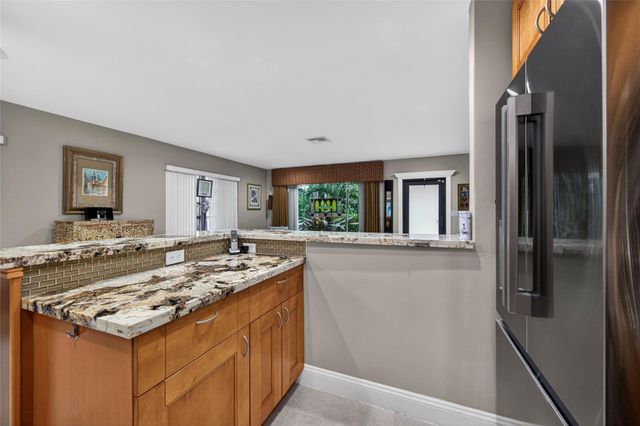 2213 NE 16th Ave, Wilton Manors, FL 33305