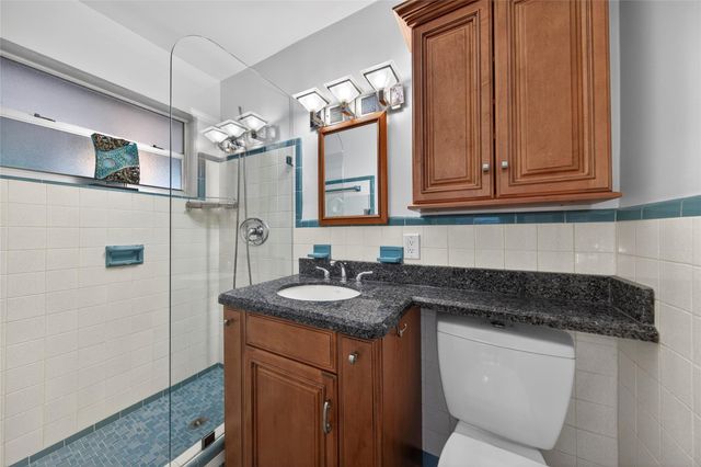 2213 NE 16th Ave, Wilton Manors, FL 33305