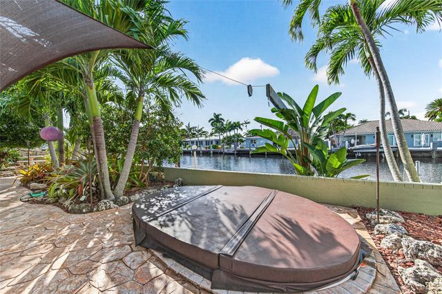 2213 NE 16th Ave, Wilton Manors, FL 33305