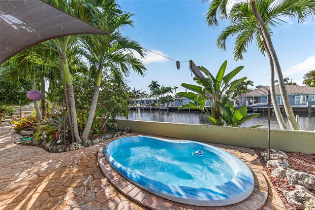 2213 NE 16th Ave, Wilton Manors, FL 33305