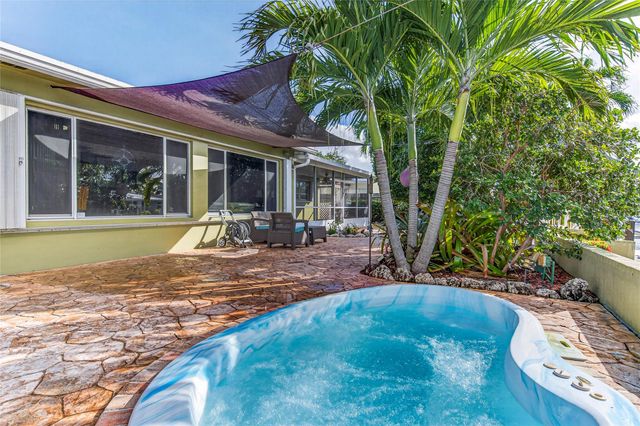 2213 NE 16th Ave, Wilton Manors, FL 33305