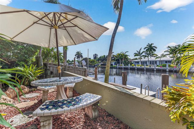 2213 NE 16th Ave, Wilton Manors, FL 33305