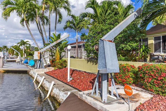 2213 NE 16th Ave, Wilton Manors, FL 33305