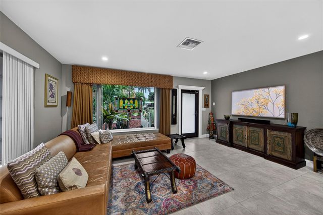 2213 NE 16th Ave, Wilton Manors, FL 33305