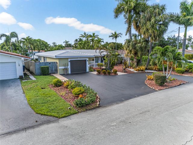 2213 NE 16th Ave, Wilton Manors, FL 33305