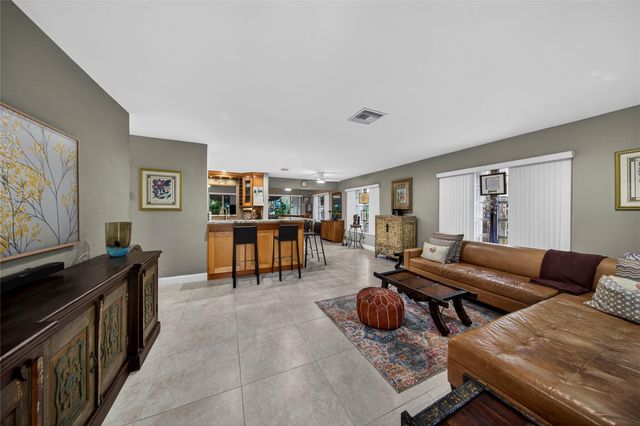 2213 NE 16th Ave, Wilton Manors, FL 33305