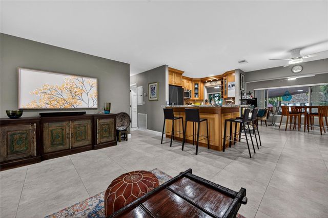 2213 NE 16th Ave, Wilton Manors, FL 33305