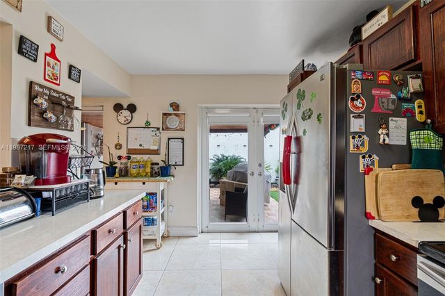 9746 NW 4th Ln 9746, Miami, FL 33172