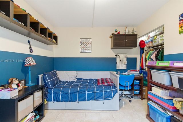 9746 NW 4th Ln 9746, Miami, FL 33172