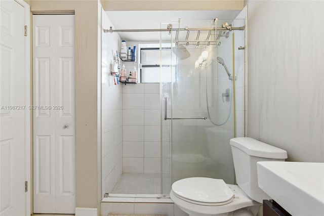 9746 NW 4th Ln 9746, Miami, FL 33172