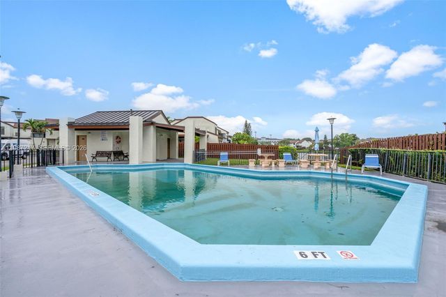 9746 NW 4th Ln 9746, Miami, FL 33172