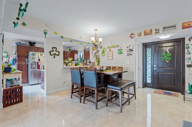 9746 NW 4th Ln 9746, Miami, FL 33172