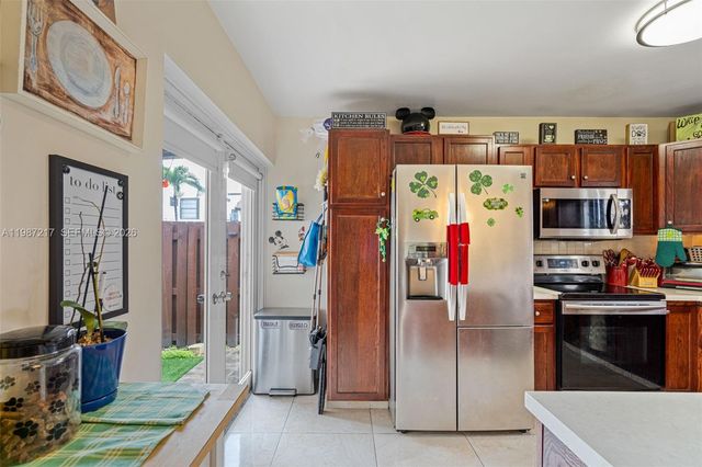 9746 NW 4th Ln 9746, Miami, FL 33172