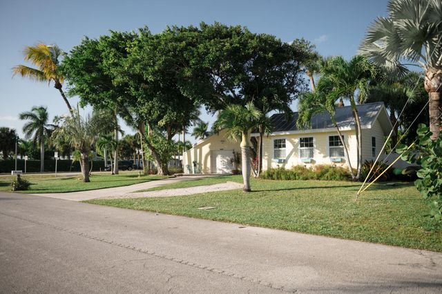 1906 S Ocean Drive, Fort Pierce, FL 34949