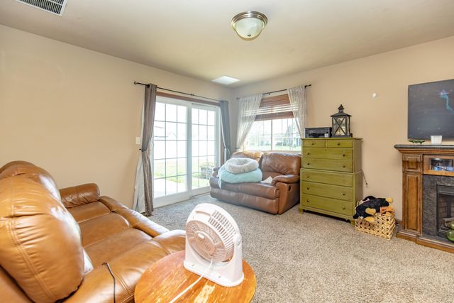 1370 Danvers Parkway, Valparaiso, IN 46385