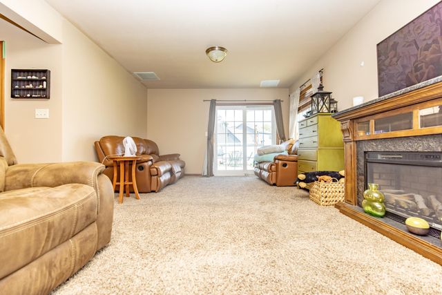 1370 Danvers Parkway, Valparaiso, IN 46385