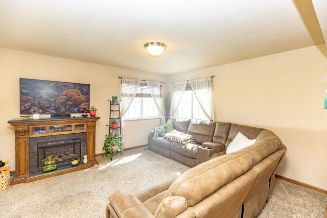 1370 Danvers Parkway, Valparaiso, IN 46385