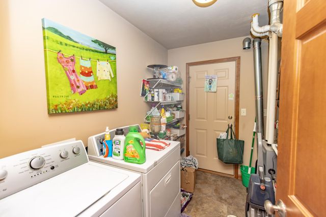 1370 Danvers Parkway, Valparaiso, IN 46385
