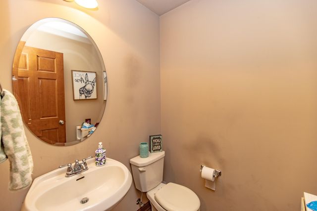 1370 Danvers Parkway, Valparaiso, IN 46385