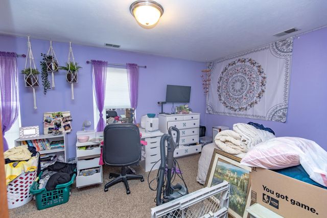 1370 Danvers Parkway, Valparaiso, IN 46385