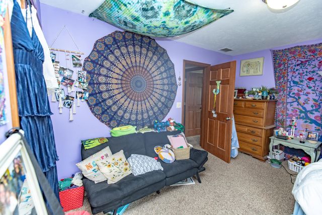 1370 Danvers Parkway, Valparaiso, IN 46385