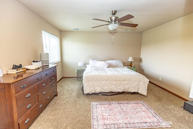 1370 Danvers Parkway, Valparaiso, IN 46385