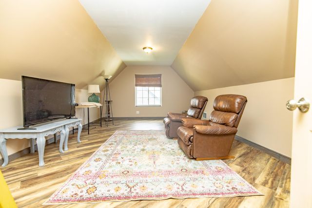 1370 Danvers Parkway, Valparaiso, IN 46385