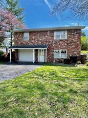 123 Dee Street, Moro, IL 62067