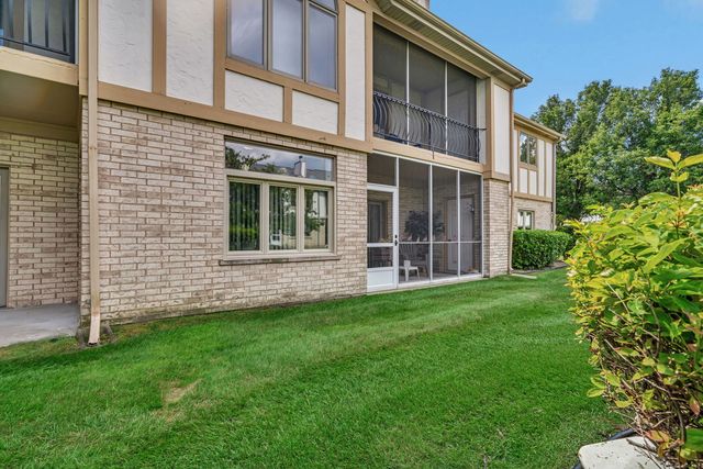 6430 Pine Cone Drive 1W, Tinley Park, IL 60477