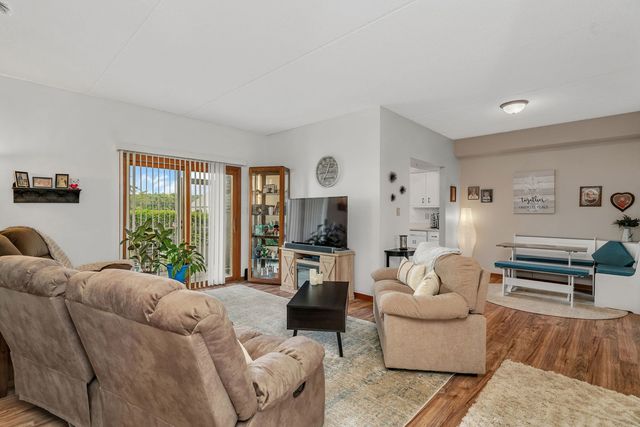 6430 Pine Cone Drive 1W, Tinley Park, IL 60477