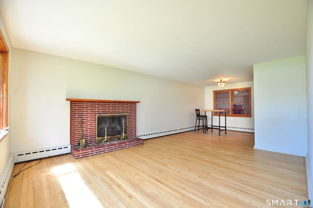 1782 Farmington Avenue, Farmington, CT 06085
