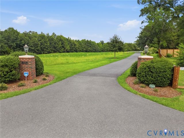 33229 Mt Gideon Rd, Hanover, VA 23069