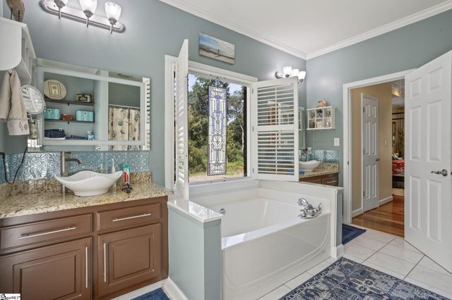 304 Farmwood Drive, Fountain Inn, SC 29644
