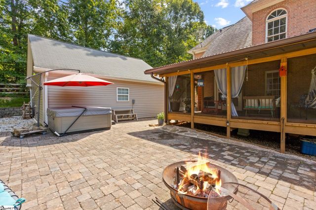 304 Farmwood Drive, Fountain Inn, SC 29644
