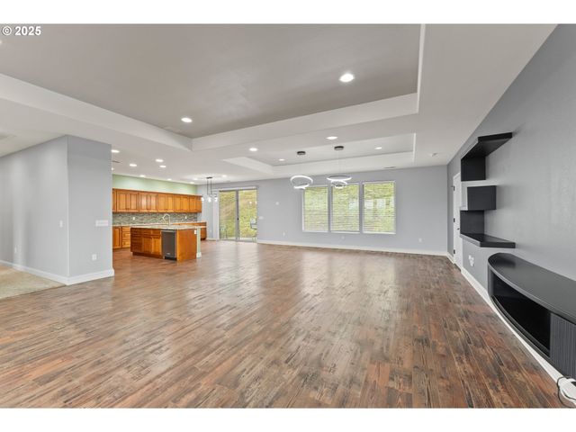 1518 Ne VISTA FE Ct, Roseburg, OR 97470