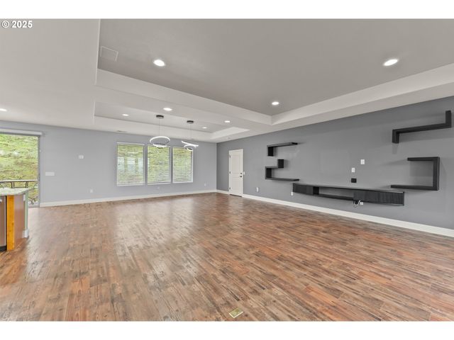 1518 Ne VISTA FE Ct, Roseburg, OR 97470