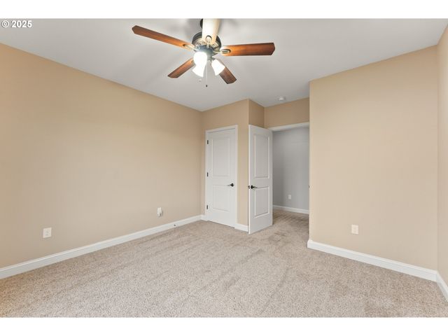 1518 Ne VISTA FE Ct, Roseburg, OR 97470