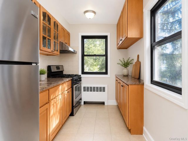 5702 246th Crescent F5, Little Neck, NY 11362